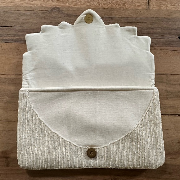 White Beaded Clutch Purse - Picture 8 of 9